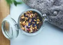 Nemáte srdce květiny vyhodit? Využijte je dál!